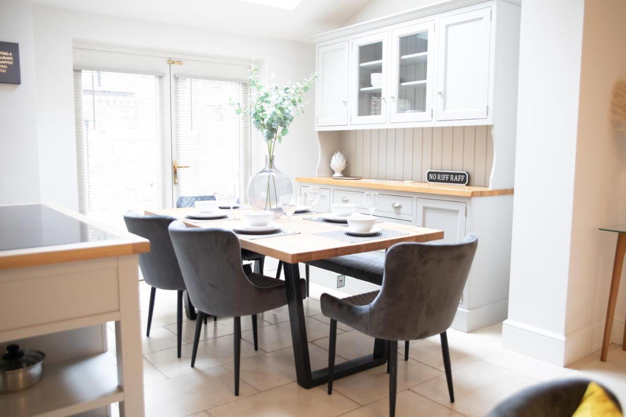 Rumah liburan 35 Grosvenor Terrace - 3 Bed Sleeps 6, 5 Min Walk From Centre *